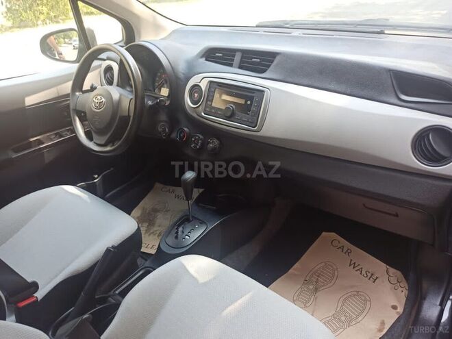 Toyota Vitz 2011, 27,000 km - 1.3 л - Bakı