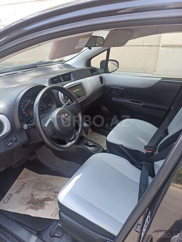 Toyota Vitz 2011, 27,000 km - 1.3 л - Bakı