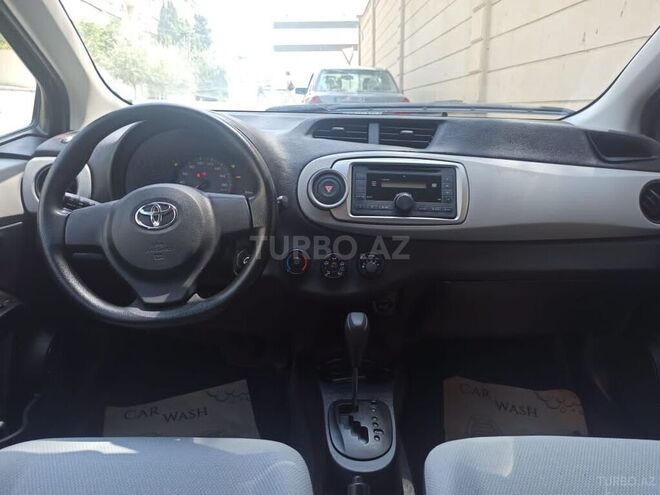 Toyota Vitz 2011, 27,000 km - 1.3 л - Bakı
