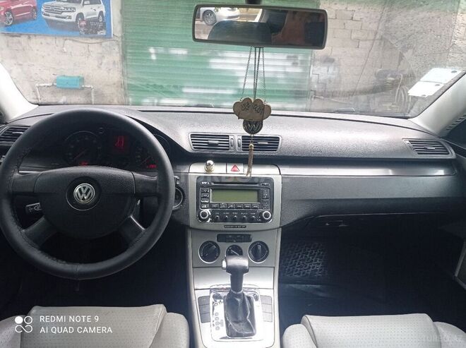 Volkswagen Passat 2005, 298,000 km - 2.0 l - Bakı