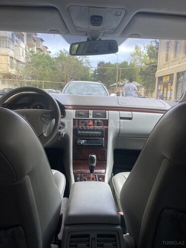 Mercedes E 240 2000, 237,000 km - 2.6 l - Bakı