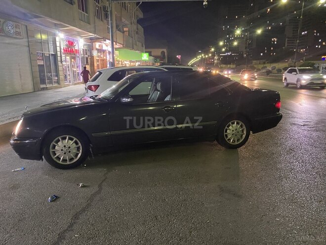 Mercedes E 240 2000, 237,000 km - 2.6 l - Bakı