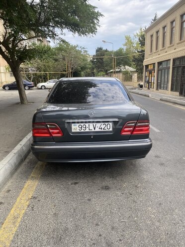 Mercedes E 240 2000, 237,000 km - 2.6 l - Bakı