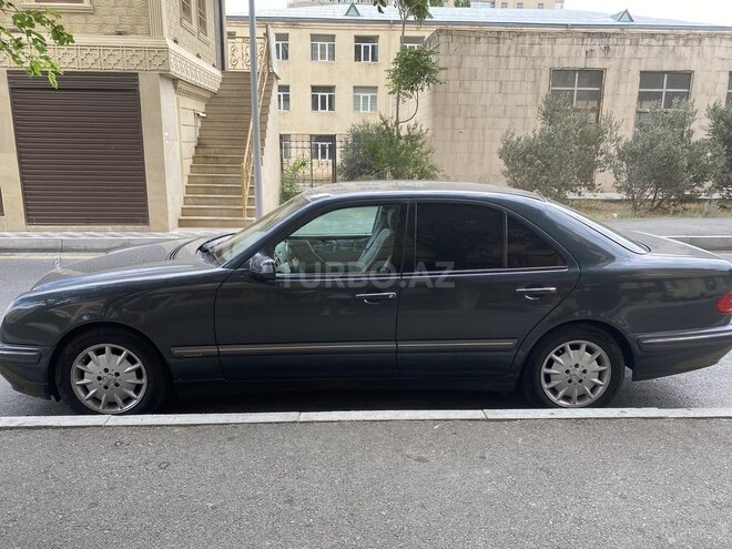 Mercedes E 240 2000, 237,000 km - 2.6 l - Bakı