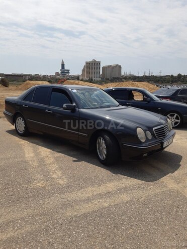 Mercedes E 200 2001, 286,596 km - 2.0 l - Bakı