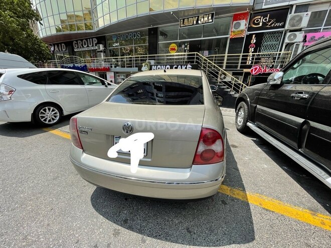 Volkswagen Passat 2003, 32,000 km - 1.8 l - Bakı