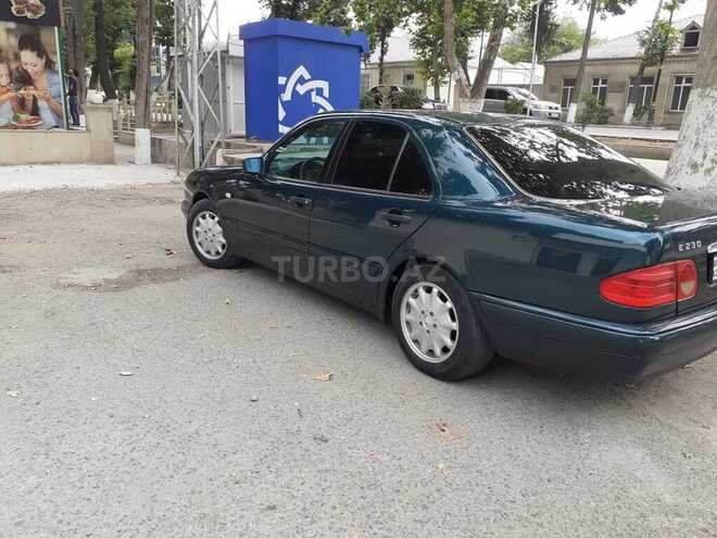Mercedes E 230 1996, 380,000 km - 2.3 l - Qazax