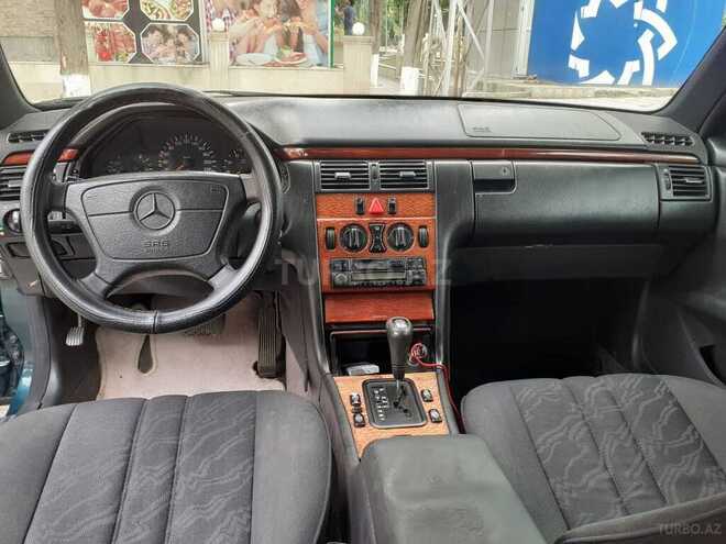 Mercedes E 230 1996, 380,000 km - 2.3 l - Qazax