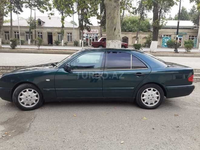 Mercedes E 230 1996, 380,000 km - 2.3 l - Qazax