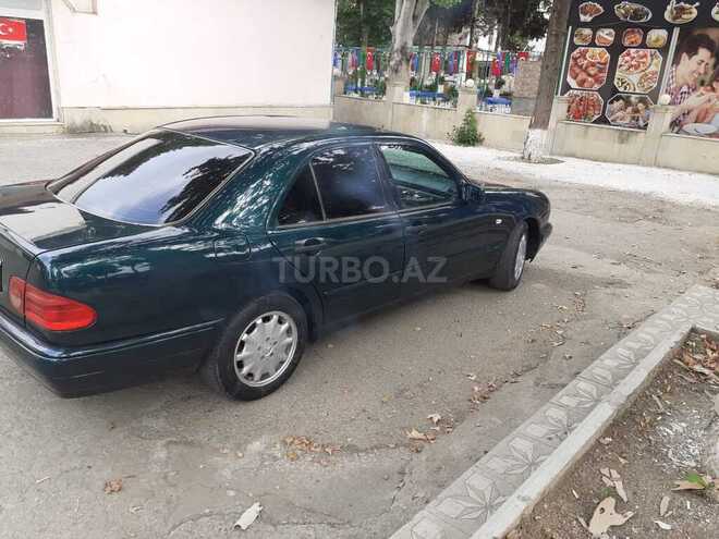 Mercedes E 230 1996, 380,000 km - 2.3 l - Qazax