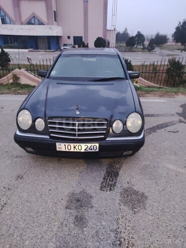 Mercedes E 240 1999, 358,000 km - 2.4 l - Bakı