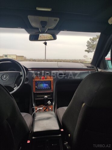 Mercedes E 240 1999, 358,000 km - 2.4 l - Bakı