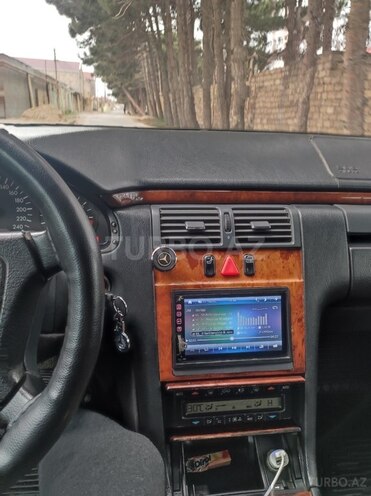 Mercedes E 240 1999, 358,000 km - 2.4 l - Bakı