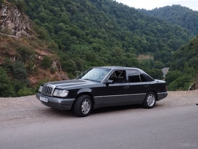 Mercedes E 220 1992, 425,452 km - 2.2 l - Bakı