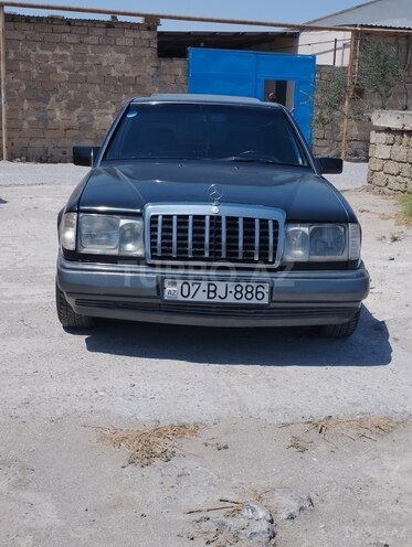 Mercedes E 220 1992, 425,452 km - 2.2 l - Bakı