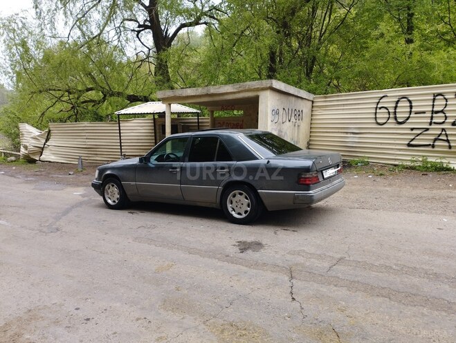 Mercedes E 220 1992, 425,452 km - 2.2 l - Bakı