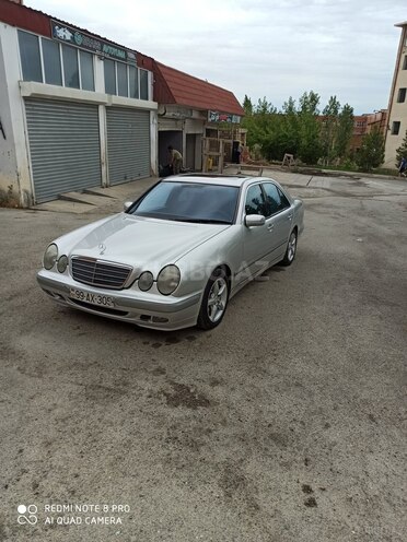 Mercedes E 320 1999, 242,000 km - 3.2 l - Bakı