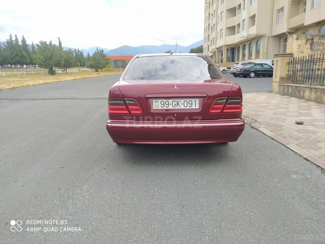Mercedes E 280 2001, 415,000 km - 2.8 l - Zaqatala