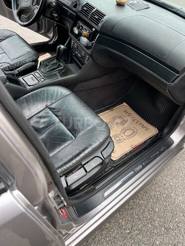 BMW 523 1996, 317,000 km - 2.5 l - Bakı