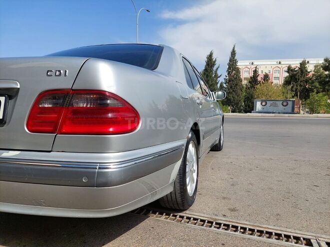 Mercedes E 270 1999, 269,000 km - 2.7 l - Gəncə