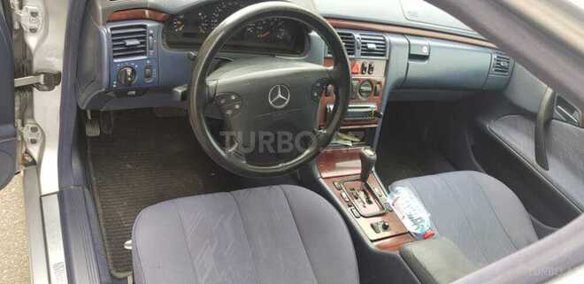 Mercedes E 240 1999, 346,000 km - 2.4 l - Şəmkir