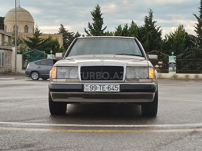 Mercedes E 260 1990, 300,000 km - 2.6 l - Bakı