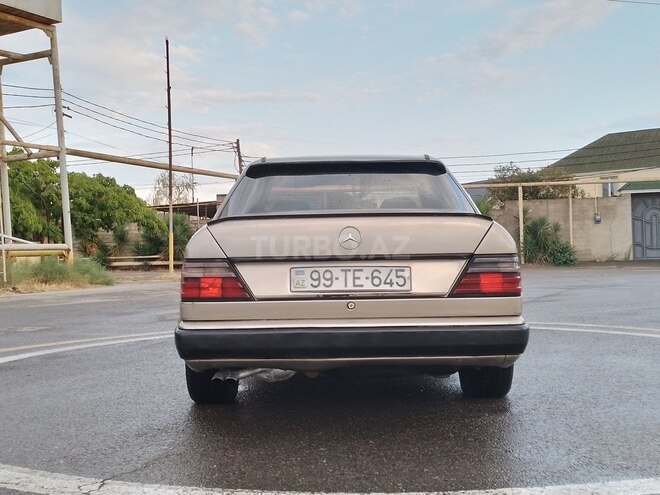 Mercedes E 260 1990, 300,000 km - 2.6 l - Bakı