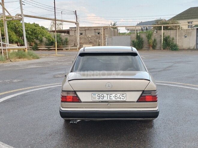 Mercedes E 260 1990, 300,000 km - 2.6 l - Bakı