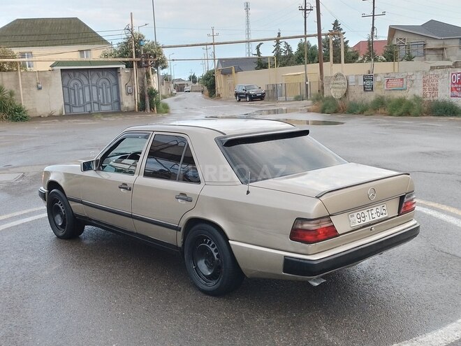 Mercedes E 260 1990, 300,000 km - 2.6 l - Bakı
