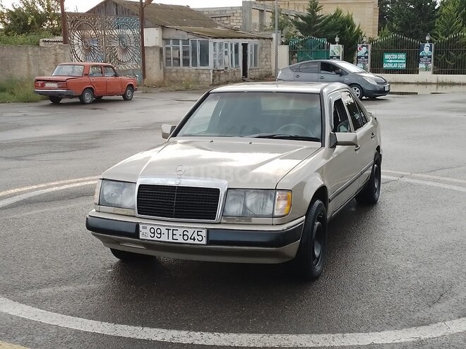 Mercedes E 260 1990, 300,000 km - 2.6 l - Bakı