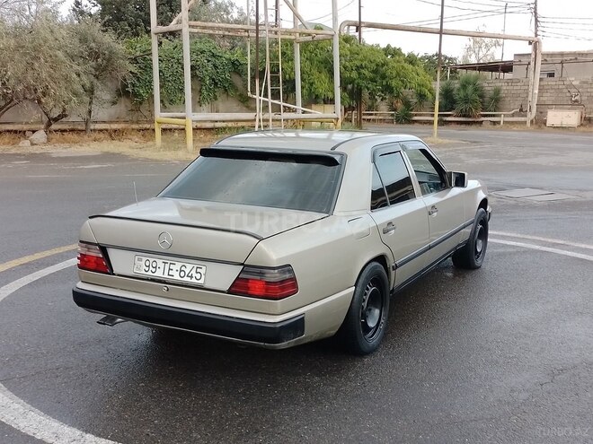 Mercedes E 260 1990, 300,000 km - 2.6 l - Bakı