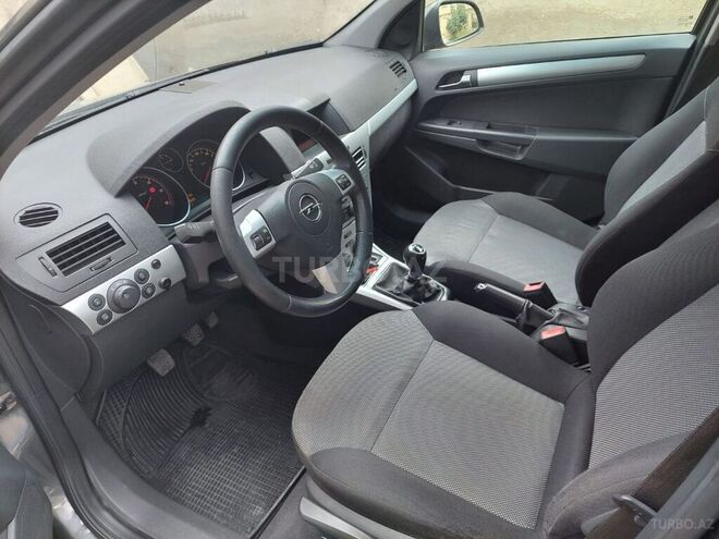 Opel Astra 2010, 162,000 km - 1.3 л - Bakı