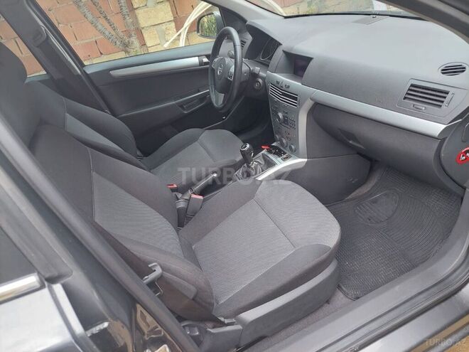 Opel Astra 2010, 162,000 km - 1.3 л - Bakı