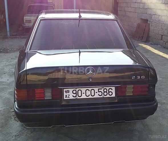 Mercedes 190 1990, 299,000 km - 2.3 л - Ucar