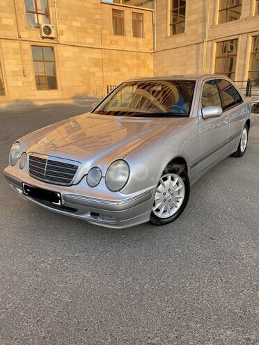 Mercedes E 240 2000, 213,000 km - 2.4 l - Bakı