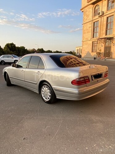 Mercedes E 240 2000, 213,000 km - 2.4 l - Bakı