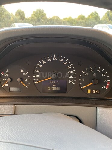 Mercedes E 240 2000, 213,000 km - 2.4 l - Bakı