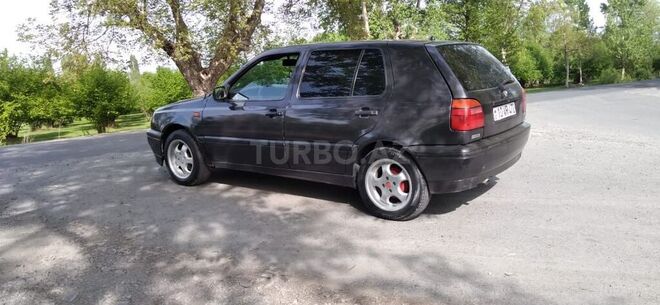 Volkswagen Golf 1995, 218,317 km - 1.8 l - Zaqatala