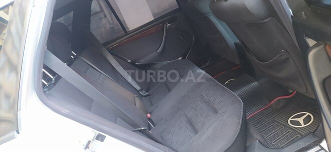Mercedes C 200 2000, 331,655 km - 2.0 l - Bakı