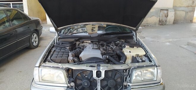Mercedes C 200 2000, 331,655 km - 2.0 l - Bakı