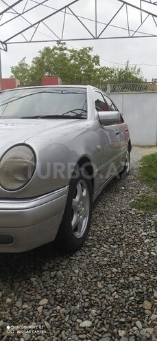 Mercedes E 230 1997, 320,000 km - 2.3 l - Beyləqan