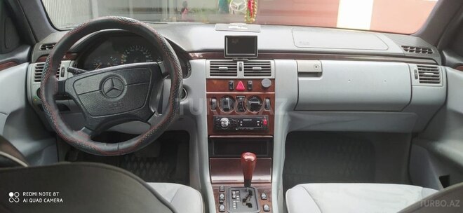 Mercedes E 230 1997, 320,000 km - 2.3 l - Beyləqan