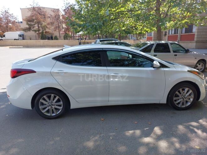 Hyundai Elantra 2015, 108,221 km - 1.8 л - Naftalan