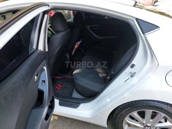 Hyundai Elantra 2015, 108,221 km - 1.8 л - Naftalan