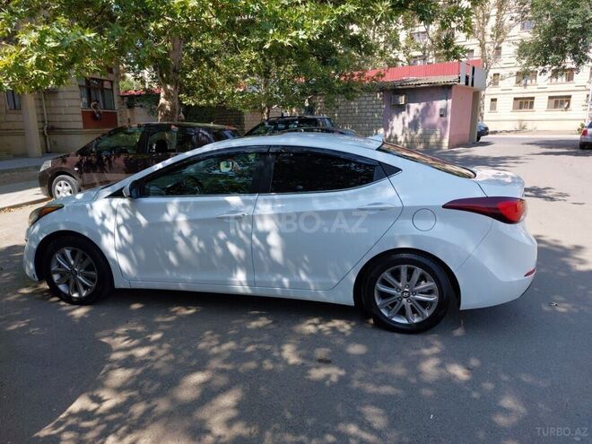 Hyundai Elantra 2015, 108,221 km - 1.8 л - Naftalan