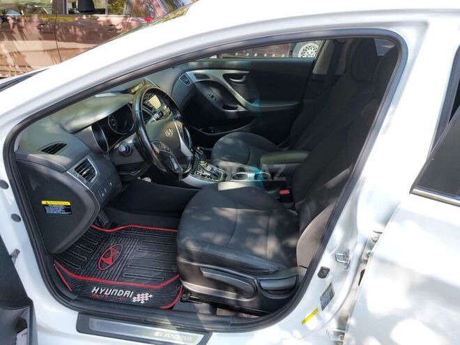 Hyundai Elantra 2015, 108,221 km - 1.8 л - Naftalan