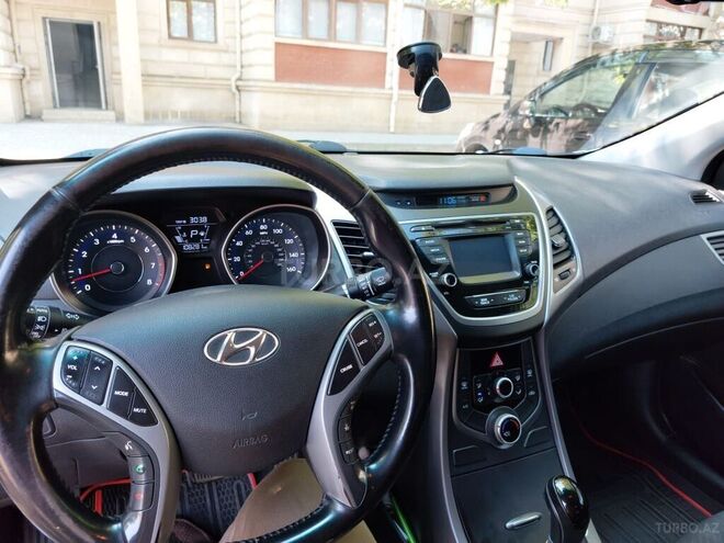 Hyundai Elantra 2015, 108,221 km - 1.8 л - Naftalan