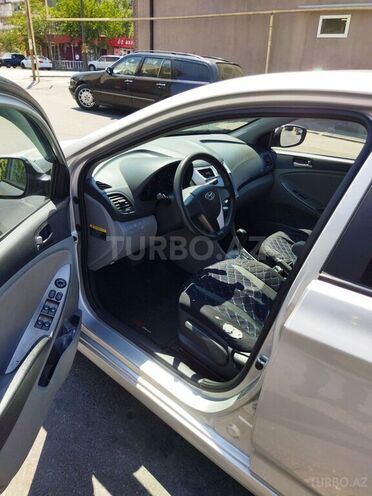 Hyundai Accent 2015, 153,000 km - 1.6 л - Bakı