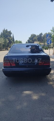 Mercedes E 230 1997, 466,000 km - 2.3 l - Bakı
