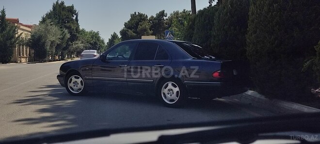 Mercedes E 230 1997, 466,000 km - 2.3 l - Bakı